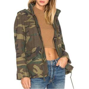 Alpha Industries M-65 Defender W Parka in Woodland Camo S